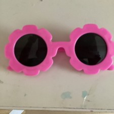 Girls Pink Plastic Round Flower Sunglasses, Black Tinted Plastic Lenses