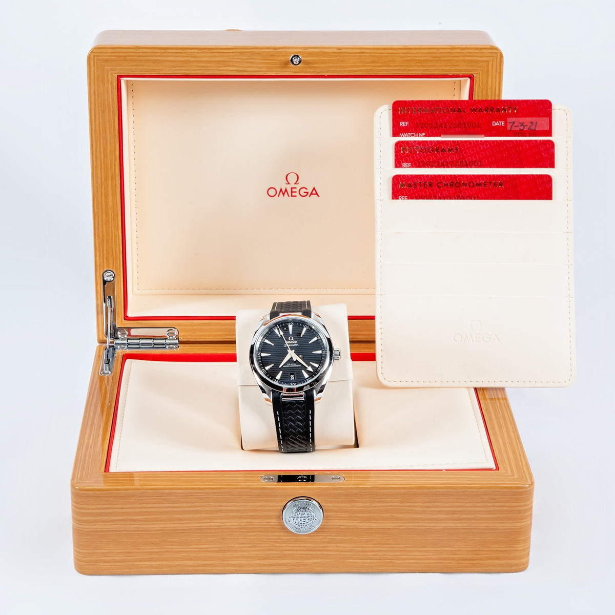 Monochrome OMEGA Seamaster Aqua Terra 150M 220.12.41.21.01.001
