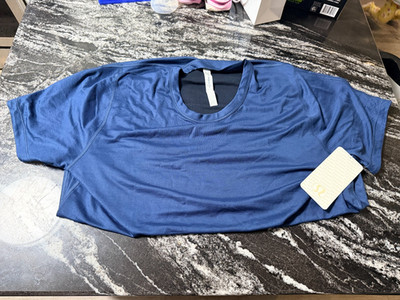 NEW Lululemon Men s Concurrent SS Reversible Shirt Size XL DARK BLUE/BLACK