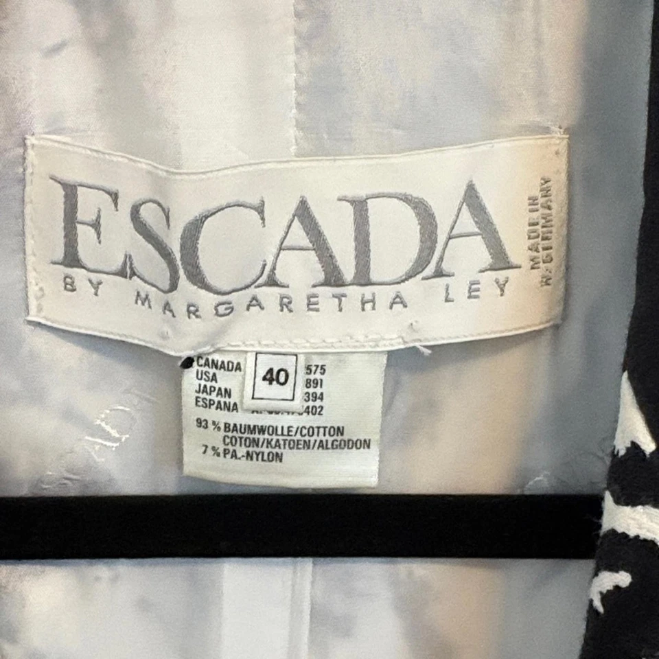 Escada Vintage Monochrome Floral Blazer by Margaret Ley in Germany - Image 2 of 4