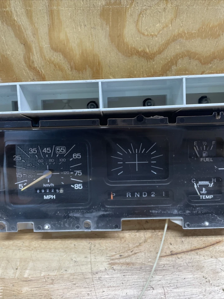 1980 1981 1982 1983 1984 1985 1986 Ford F150 F250 Speedometer Gauge Cluster OEM - Image 3 of 4
