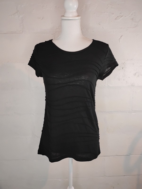 Vera Wang Semi Sheer Black Wave-Texture Tee Top Size S