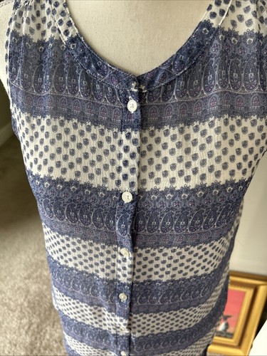 American Eagle AEO Top XS Blue White Paisley Sheer Sleeveless Blouse Women's - Picture 3 of 9