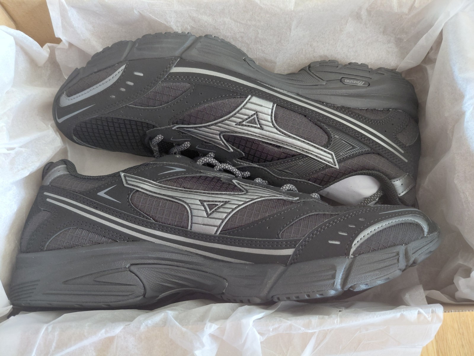 Mizuno Sportstyle MXR Tech Men's Trainers UK 10 RRP £115 image 2