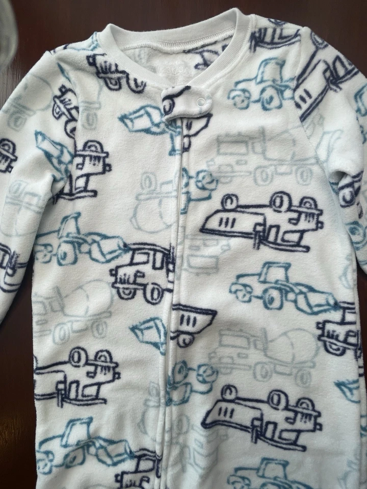 Caminhão basculante Carter’s Fleece Outfit construção branca 3T veículos em excelente estado usado 1 peça - Imagem 2 de 4