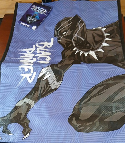 Black Panther Wakanda Forever Half Mask and 2-Reusable Bags - Picture 4 of 8