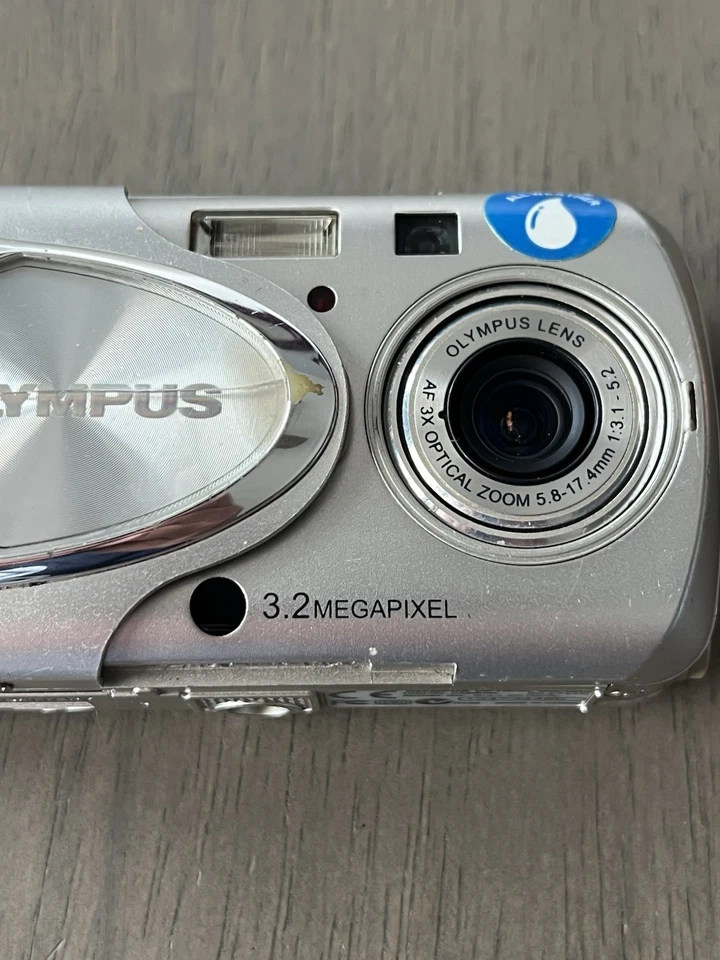 Olympus Stylus 300 3.2MP Digital Camera Silver Parts/Repair Battery Memory Card - Image 3 of 4