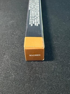 MAC Studio Chromagraphic Pencil Crayon Multi-Usages - NC42/NW35 - 0.04 oz/1.36 g