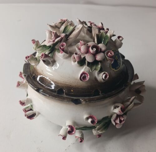 Capodimonte Italian Hand-Painted Trinket Box with Rose Decoration  - Picture 1 of 12