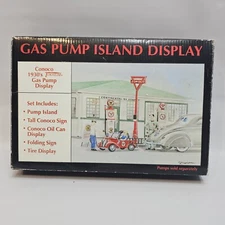 CONOCO 1930's GAS PUMP ISLAND DISPLAY TOKHEIM TIRE, OIL CAN DISPLAY SIGN