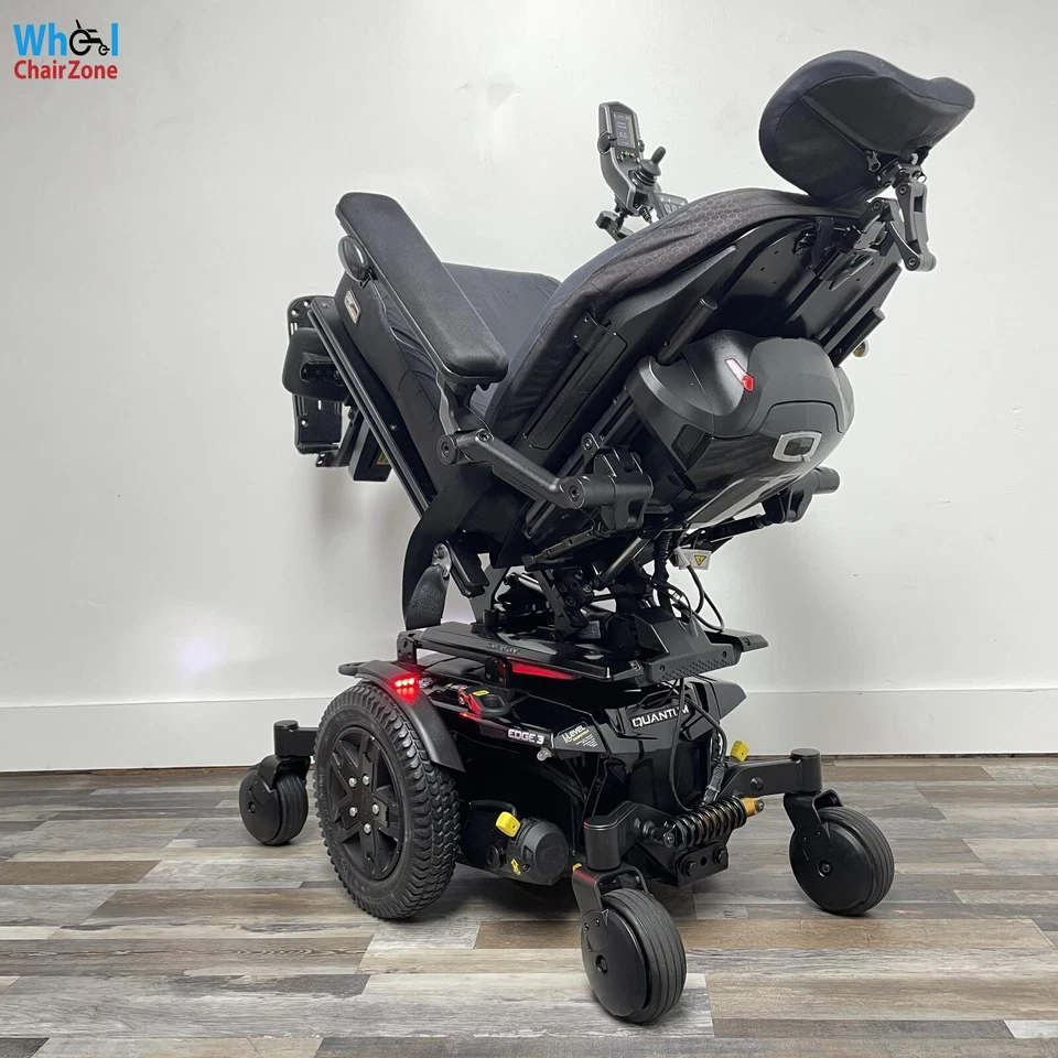 QUANTUM Q6 EDGE 3 WITH POWER TILT,RECLINE AND ELEVATING LEGRESTS. LIGHTS - Image 4 of 4