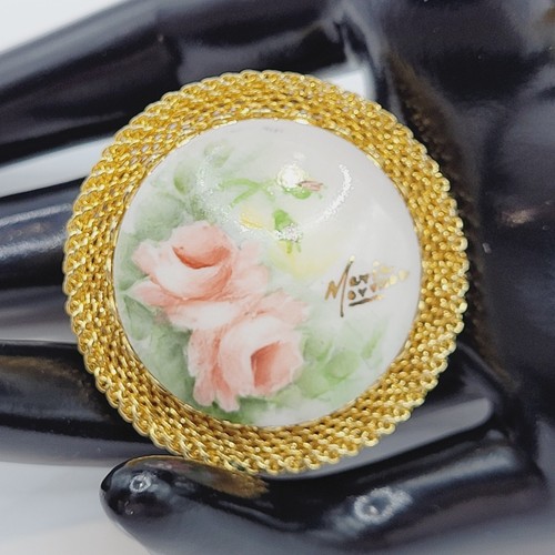 Rose Round Porcelain Hand Painted Gold Tone Mesh Frame Signed Brooch Pin Pendant - Picture 3 of 14
