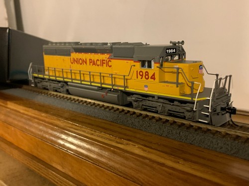 B.L.I. #6795 Union Pacific EMD SD40-2 Diesel Loco #1984 con CCC y sonido Par.4 1/87 | Zustand: New