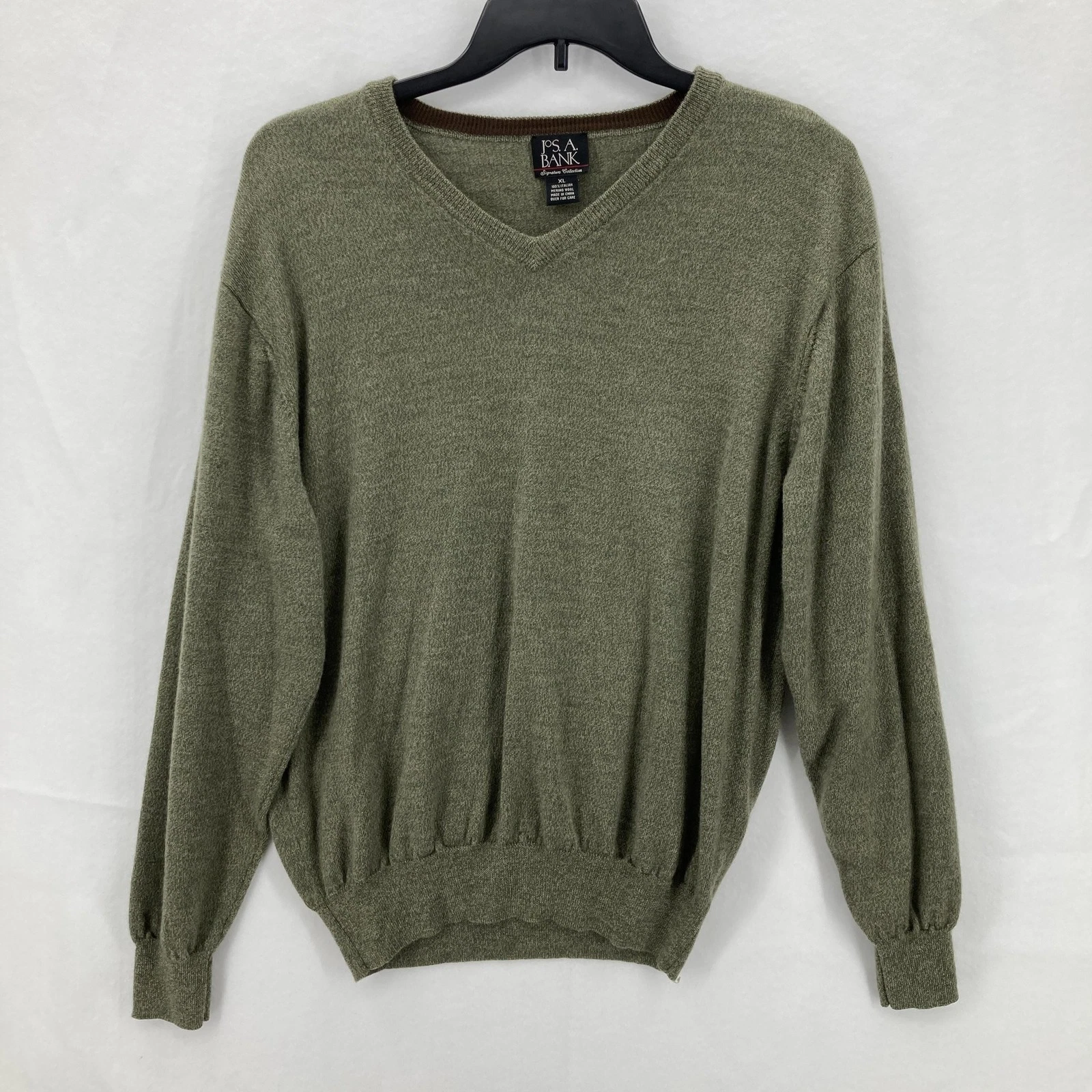 Jos A Bank Sweater Mens XL Green Merino Wool Pullover Knit Classic Minimalist
Opens in a new window