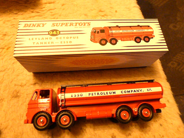 Dinky 943, Leyland Octopus Tanker - Free Price Guide & Review