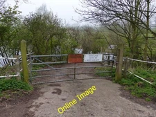 Photo 12x8 Access gate to Meadow Lane Fishing Lake Syston/SK6211 The priv c2014