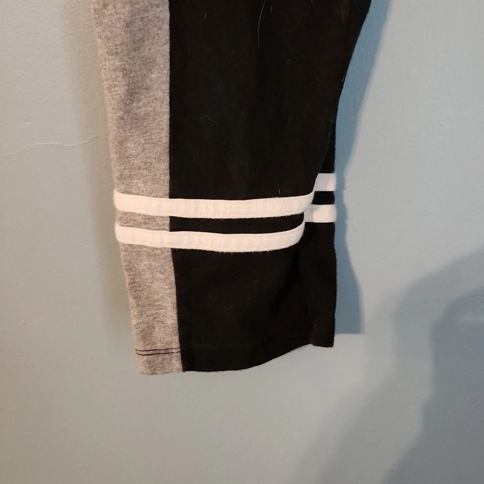 Leggings SO Capri negros y grises grandes Foto 2 de 3