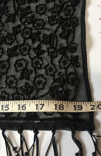 Squisita sciarpa scialle avvolgente vintage nero perline a mano chiffon trasparente 76"x20" frange - Foto 13 di 18