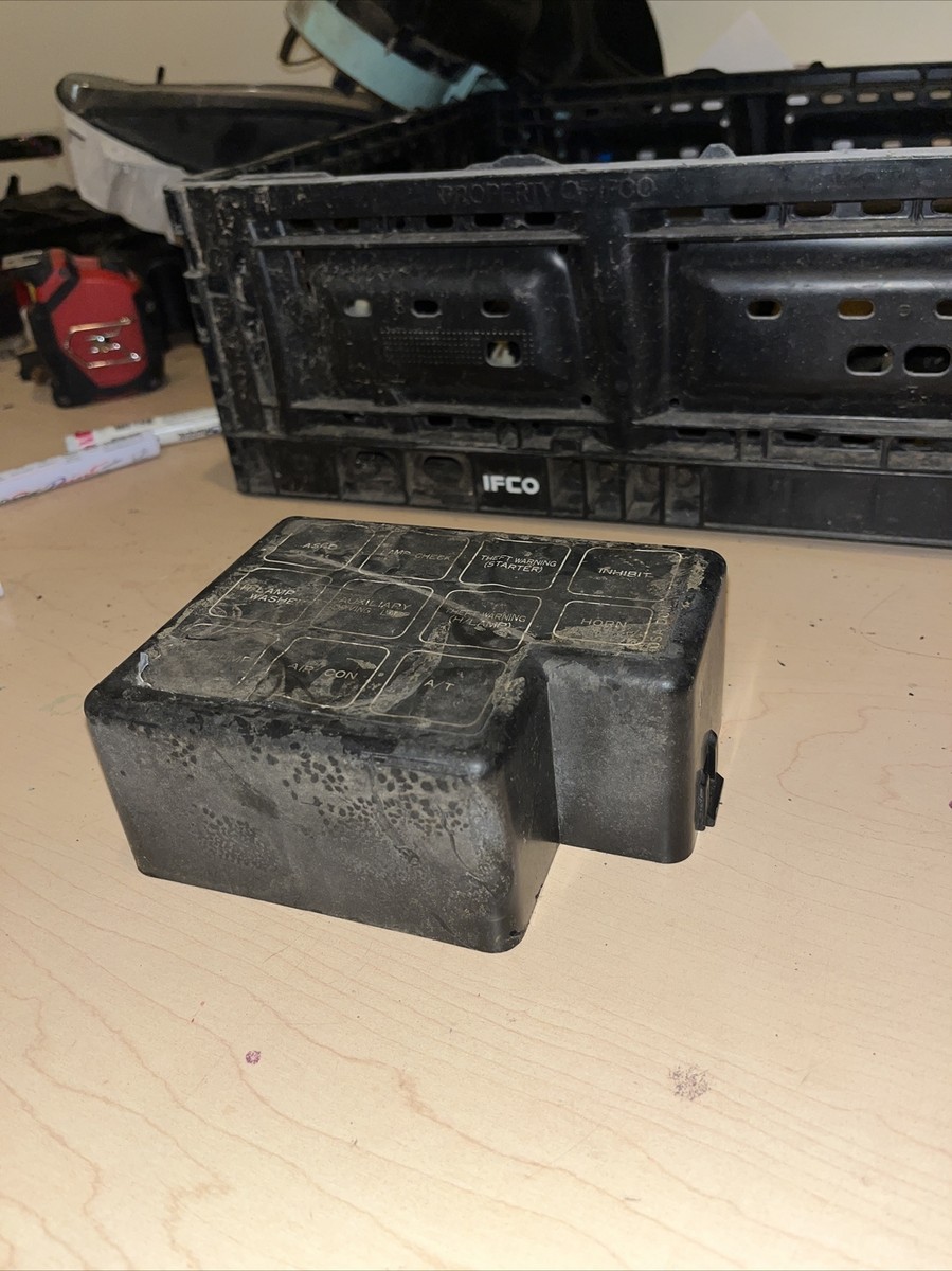 1984-1989 Nissan 300ZX Z31 Relay Box Under Hood Non Turbo 84