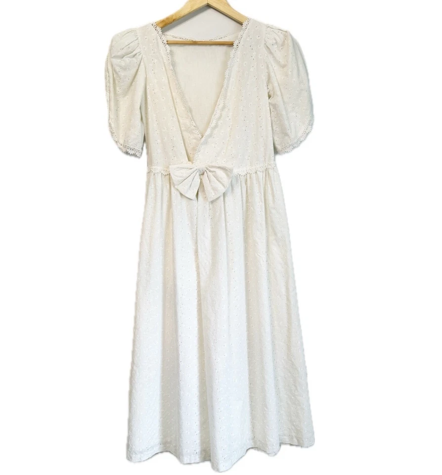Vintage Women’s Dress Size XS White Eyelet Floral Romantic Edwardian Cottagecore - Image 3 of 4