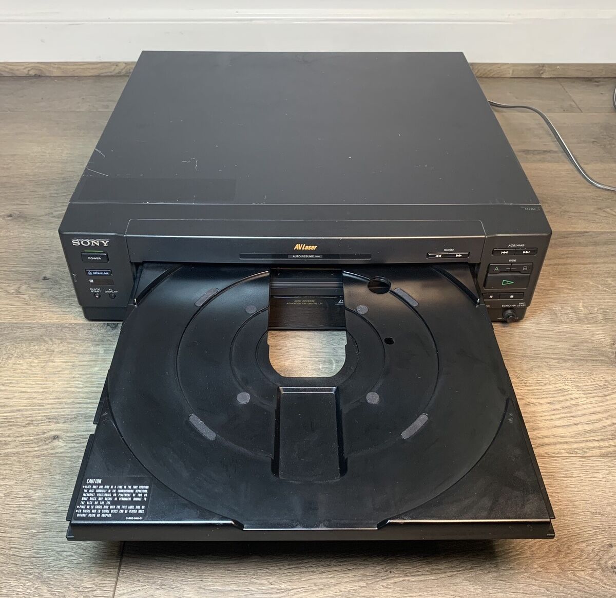 FOR PARTS Sony MDP-550 CD CDV LD Laserdisc Player with Power FOR PARTS Sony MDP-550 CD CDV LD Laserdisc Player with Power
