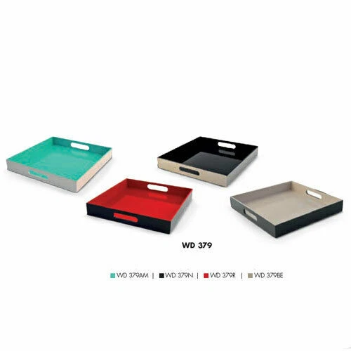 Vassoi neri in legno