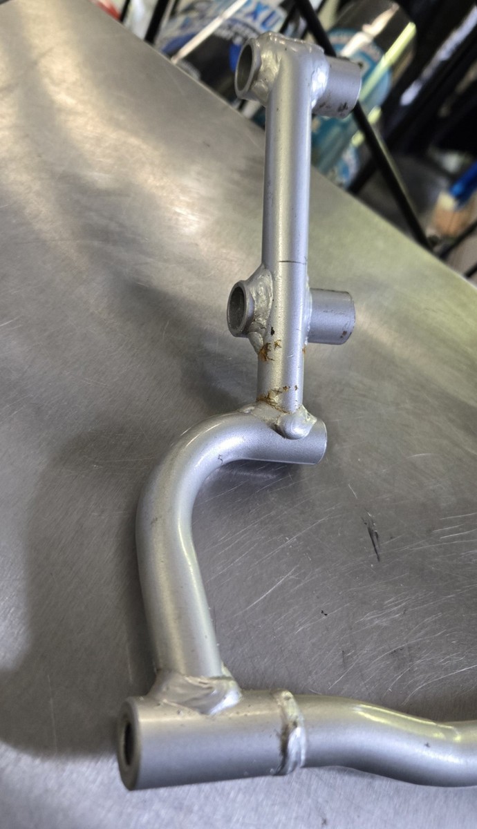 セール OEM SUZUKI TL1000S 1997-2001 STEERING DAMPER STAY 51710