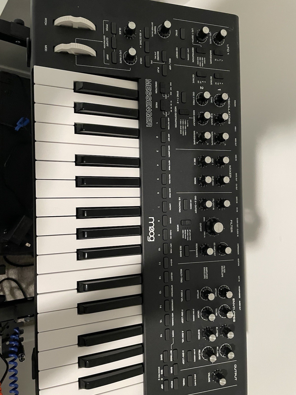 Moog Messenger 37-Key Analog Synth Keyboard, Arpeggiator, Pitch & Mod Wheels