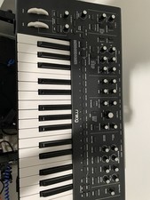 Moog Messenger 37-Key Analog Synth Keyboard, Arpeggiator, Pitch & Mod Wheels