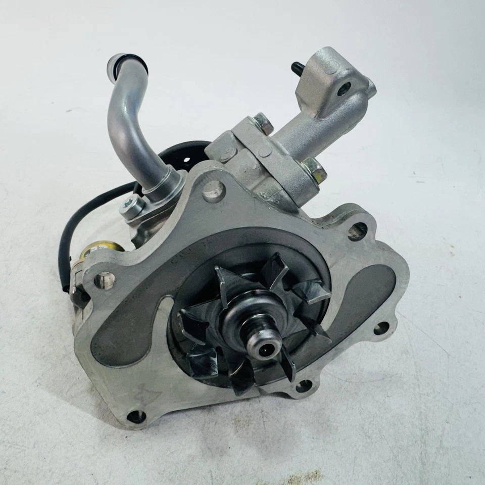 Nuevo conjunto de bomba de agua genuino Infiniti M45 2002-2004 21010AR000 / 210101-AR000 OEM Foto 2 de 4