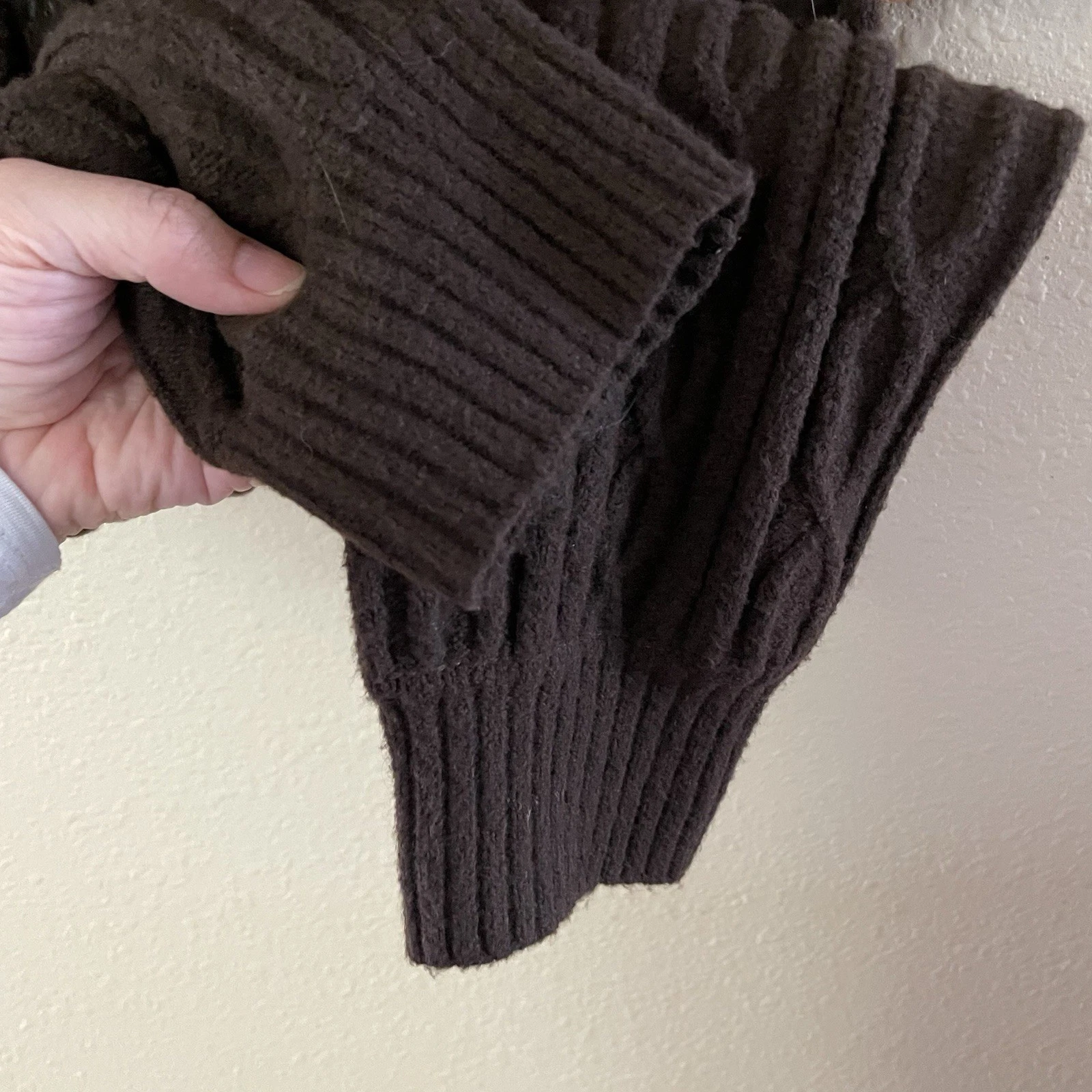 alo-yoga cable knit jogger winter bliss pants