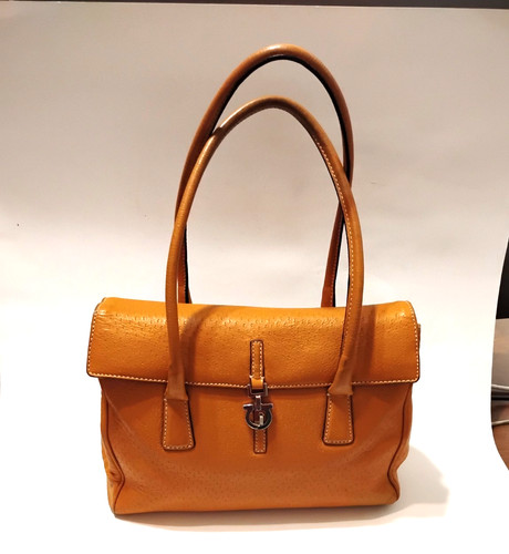 SALVATORE FERRAGAMO Gancini Handbag Leather Camel Gold Auth 157314