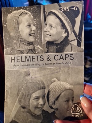 Vintage Strickanleitung - Patons 385 - DK - 4x Helme, Mützen und Mützen 