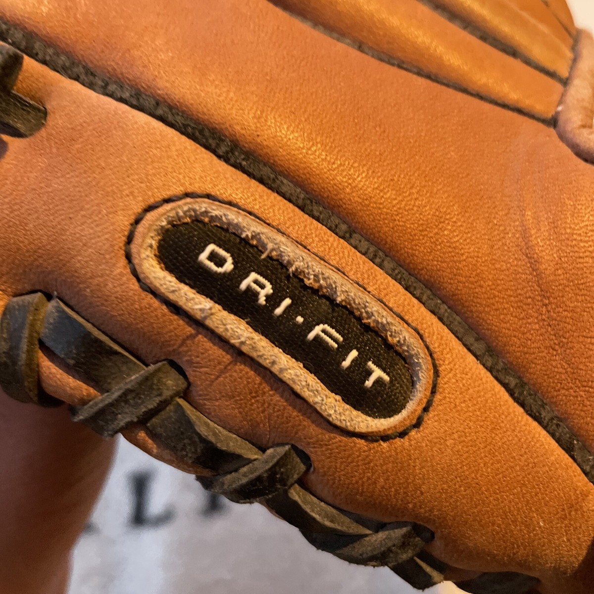 Nike Pro Gold 1175 Baseball glove 11.75 Inches Right Handed