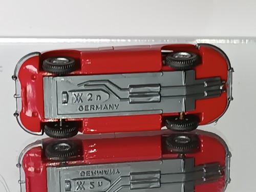 Wiking 1:87 - Jaguar Type E rojo, sin volante - CS 457/1B, GK 22/1C - Imagen 11 de 16