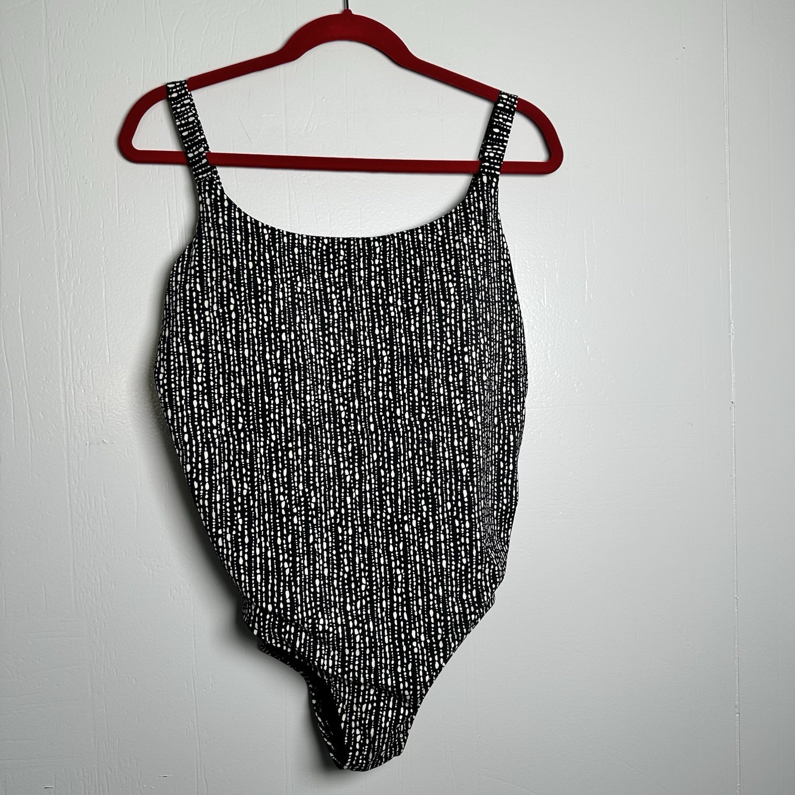 Athleta Hermosa One Piece Swimsuit Women's Large Black White Striped