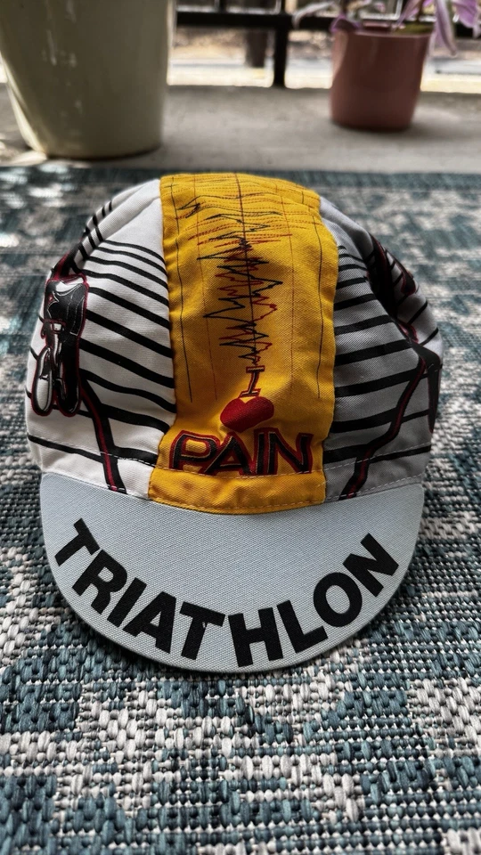 Gorra de bicicleta de triatlón RARA-De colección. Sombrero. Natación "I Love Pain". Bicicleta. Corre. Luz Foto 2 de 4