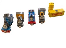 Lot Of 6  4 Diescast Magnetic Thomas The Train Friends And 2 Wooden Pieces
