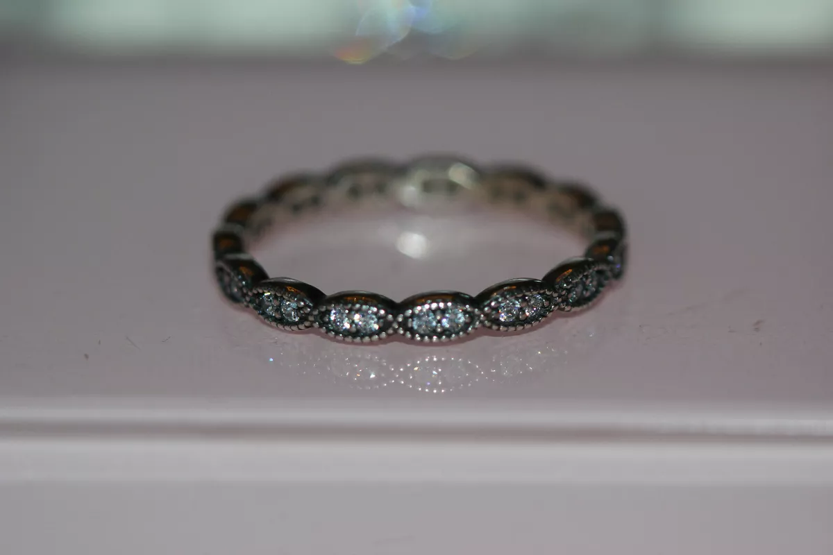 Pandora sparkling leaves sale ring