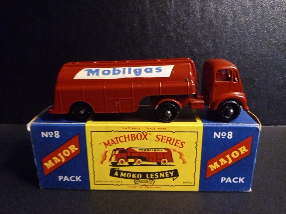 Petrolero Matchbox M-8 Mobil Gasolina, con RARO KT-BPW En Caja Original Tipo B Foto 4 de 4