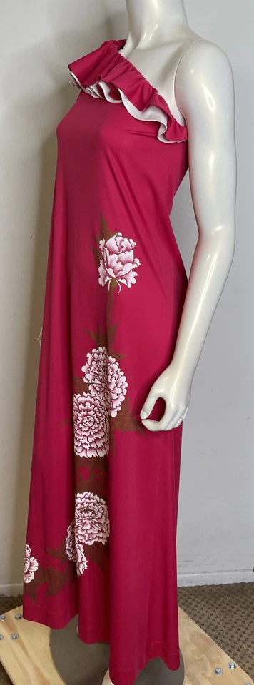 Maxi Vestido Hawaiano Vintage Alfred Shaheen 6 Un Hombro Volantes Rosa Floral Foto 4 de 4