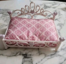 American Girl Doll Princess Pet Bed Dog  Retired!!  Pink and White Silver