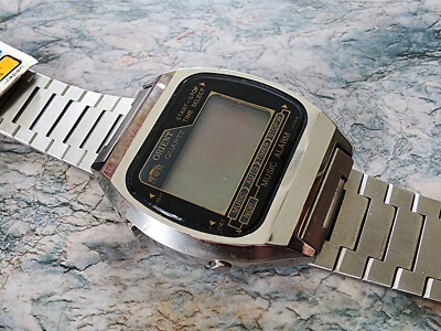 Nos defect Vintage Orient ia i700104-40 Digtal Digi-Ana Fix Repair or parts.