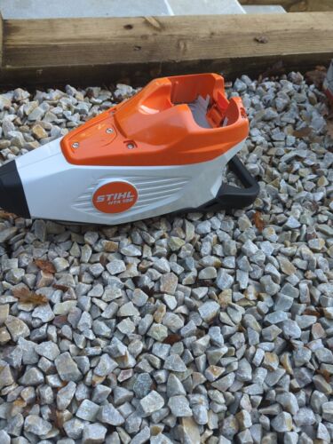 Stihl HTA 135 PoleSaw 2 Batteries / Charger In Exc Condition It´s Telescopic
