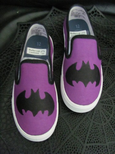 Zapatos de lona pintados a mano BAT púrpura y negro HALLOWEEN - Imagen 9 de 10