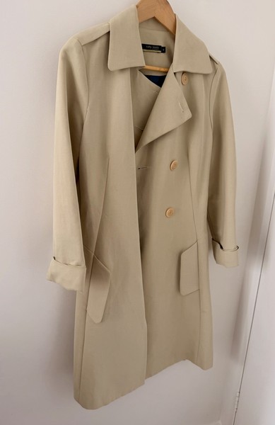 Sally Smith Beige Trench Coat Size AU10. Stunning Dark Turquoise Lining
