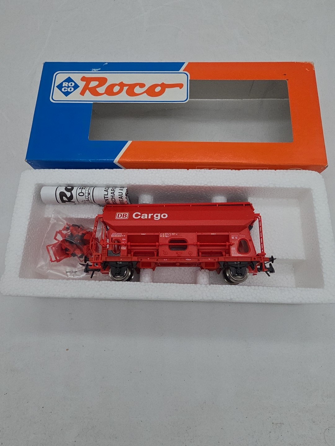 Roco 46725 Hopper Car Tdgs Red Livery, DB Cargo