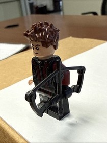 LEGO MARVEL HAWKEYE - DARK RED MINIFIG sh172 76042 w/BOW GREAT CONDITION
