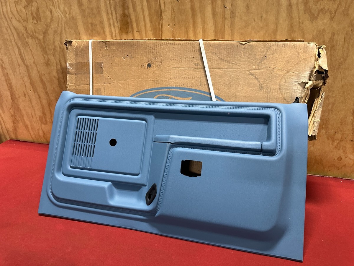 NOS 1980-1986 FORD TRUCK / BRONCO RH BLUE DOOR PANEL E1TZ-1023942