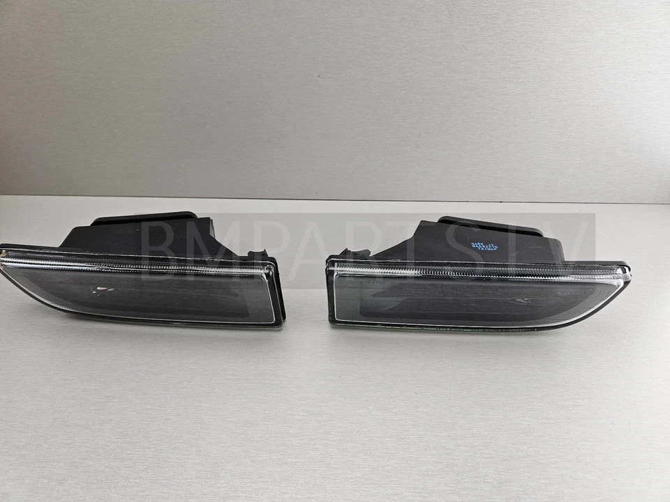 NEW GENUINE TYC BMW 7 SER E38 FOG LIGHTS FRONT PAIR 8352023 & 8352024 - Image 2 of 4